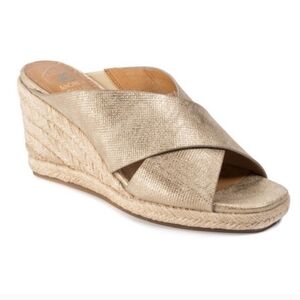 NEW Andrew Geller Metallic Gold Kimber Espadrille Wedge Sandals Womens Size 9